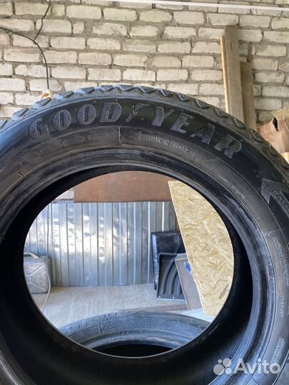 Goodyear UltraGrip Arctic 2 205/60 R16 92T