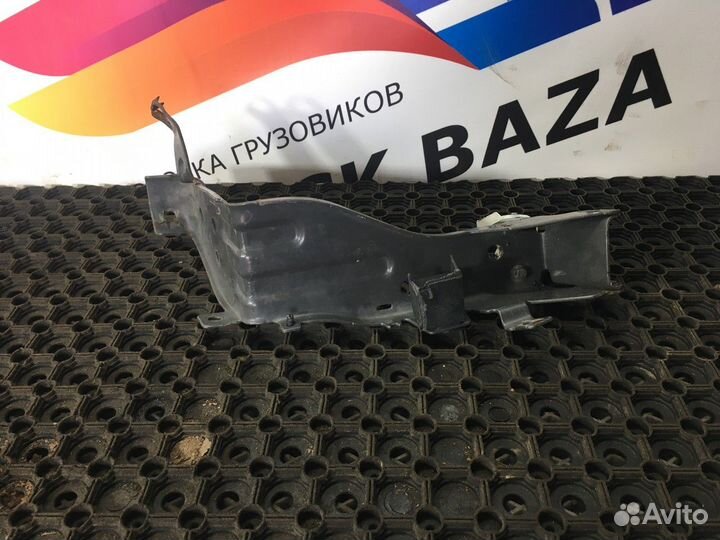 Кронштейн фары правый Volvo FH