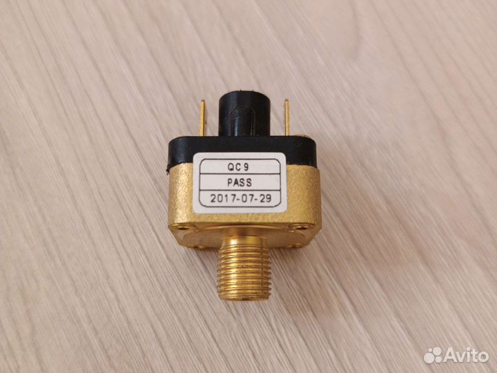 Датчик давления воды