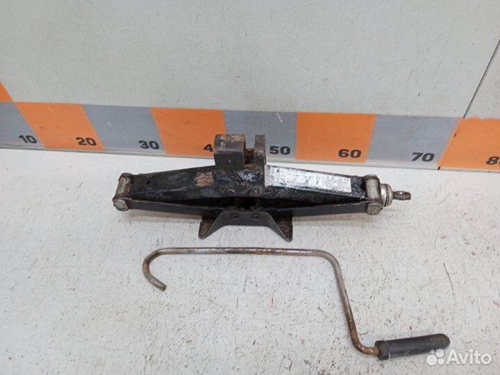 Домкрат Nissan Almera G15 1.6 2014