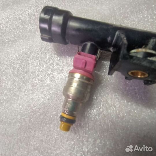 Топливная рампа с форсунками на гидроцикл BRP RFI