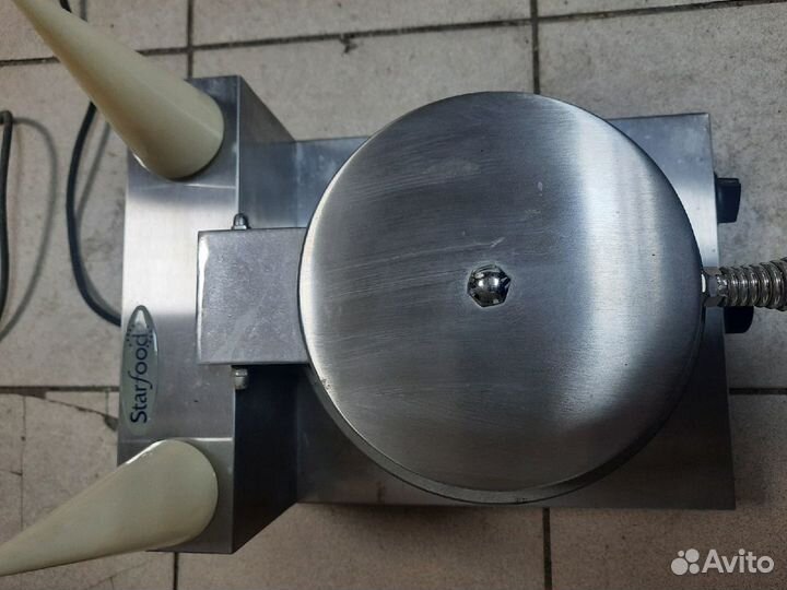 Электрическая вафельница