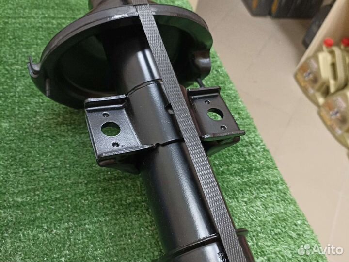 Амортизатор передний Вольво хс90 (2002-2014г)