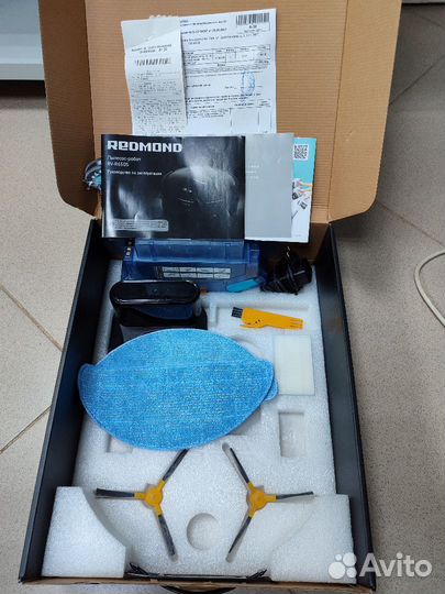 Робот-пылесос redmond RV-R650S WiFi (км127)