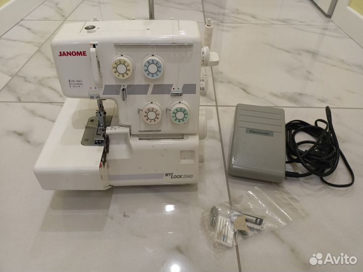 Оверлок janome 204D