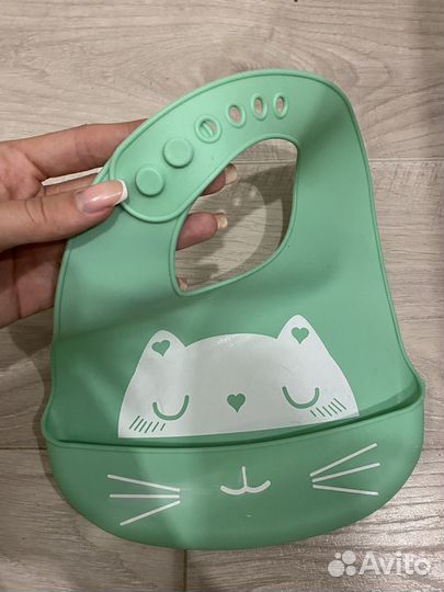 Слюнявчик силиконовый