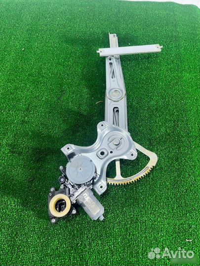 Стеклоподъемник электр. передний левый Toyota Aven