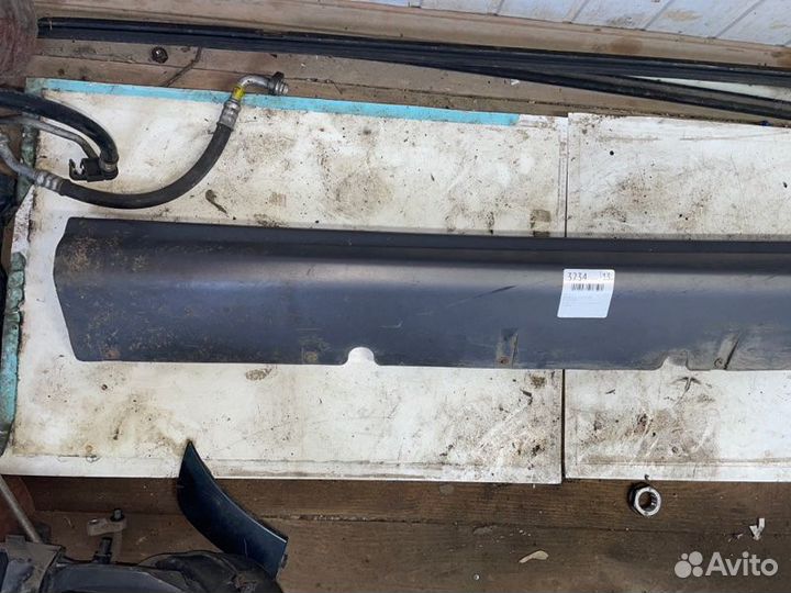 Накладка порога (наружняя) передняя правая Kia