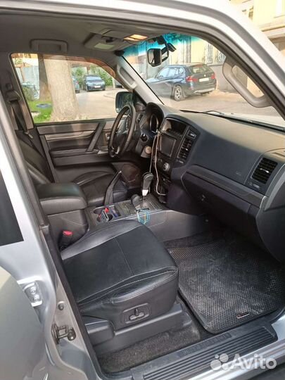 Mitsubishi Pajero 3.2 AT, 2011, 233 000 км