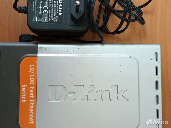 Коммутатор D-Link DES-1008D, Б/У