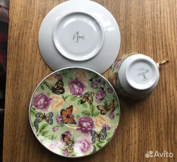 Чашка с двумя блюдцами Англия