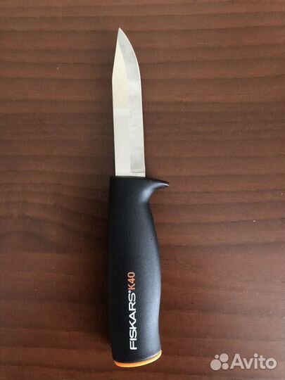 Нож Fiskars с ножнами