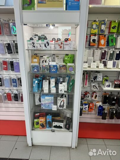 Островок с мобильными аксессурами возраст 5 лет