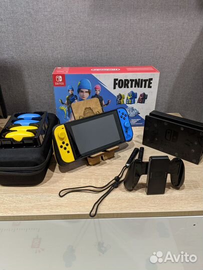 Nintendo switch Fortnite edition 2 rev (чипованый)