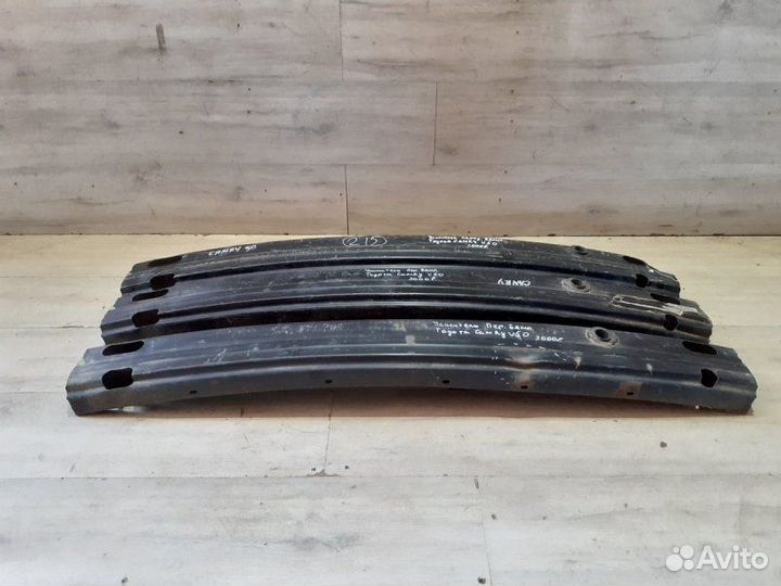 Усилитель переднего бампера Toyota