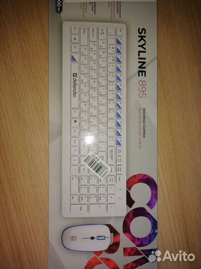 Клавиатура и безпроводная мышь