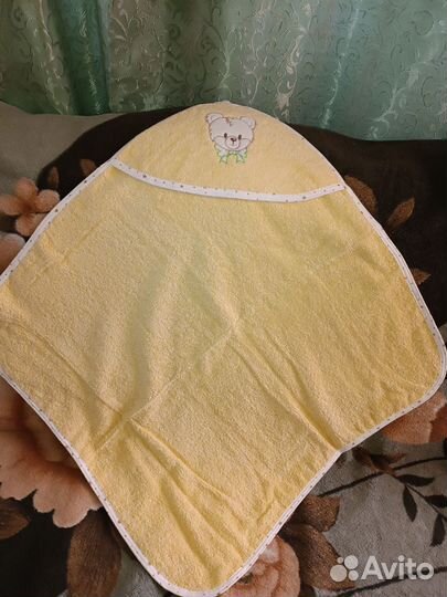 Полотенце-уголок с капюшоном и рукавичкой