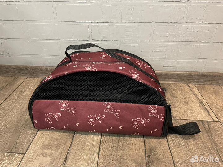 Переноска+лежанка+поводок рулетка +костюм