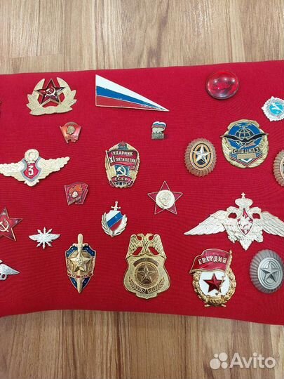 Поделка из значков