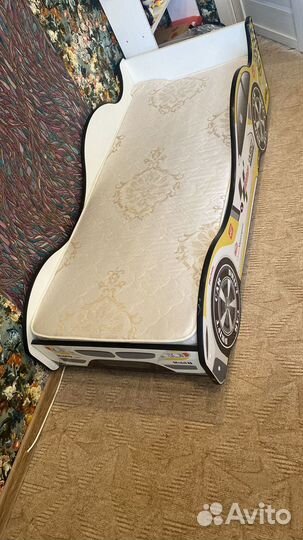 Детская кровать машина с матрасом