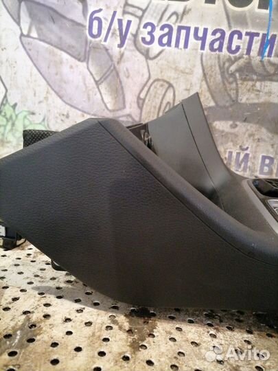 Консоль центральная (тоннель) Hyundai Sonata 7 (LF