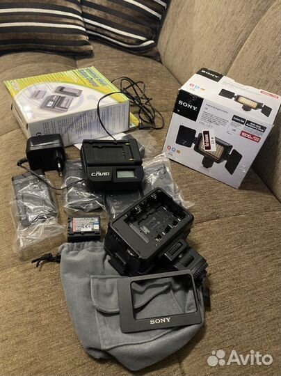 Накамерный свет лэд Sony HVL-LE1 + Sony NP-FV70