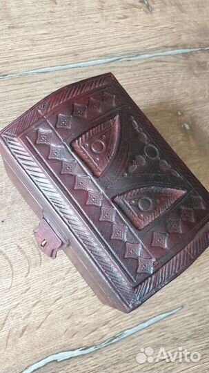 Кожаная шкатулка