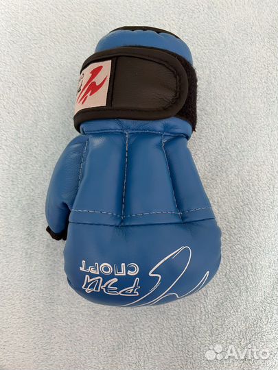 Левая перчатка для рукопашного боя