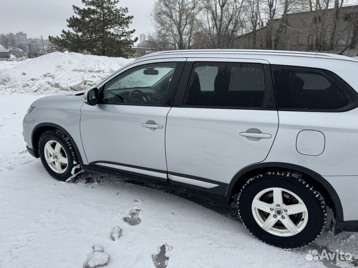 Mitsubishi Outlander 2.0 CVT, 2016, 88 922 км