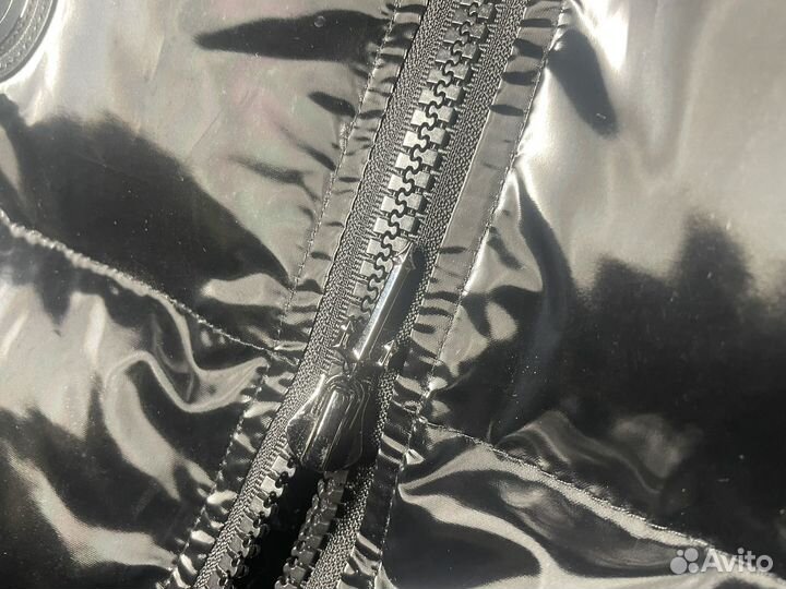 Пуховик Trapstar глянцевый + перо