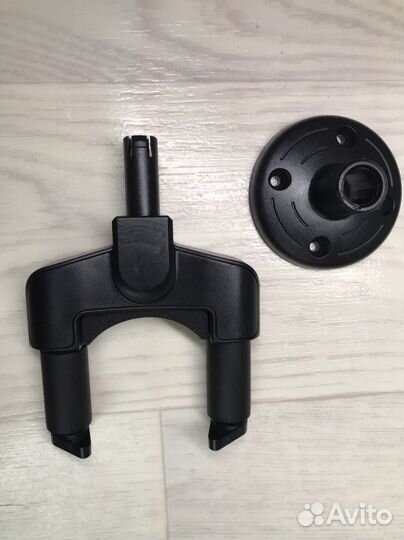 Настенный держатель для гитары