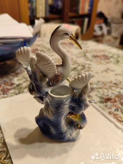 Фарфоровая статуэтка