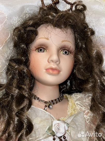 Кукла фарфоровая 60см с зонтом