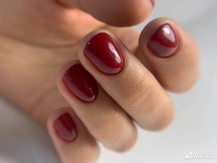 Модель на маникюр с покрытием гель лак