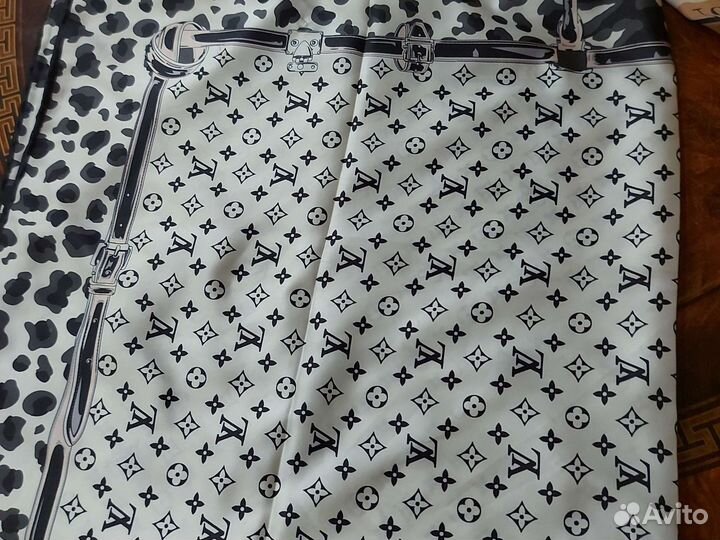 Платок шелковый бренд