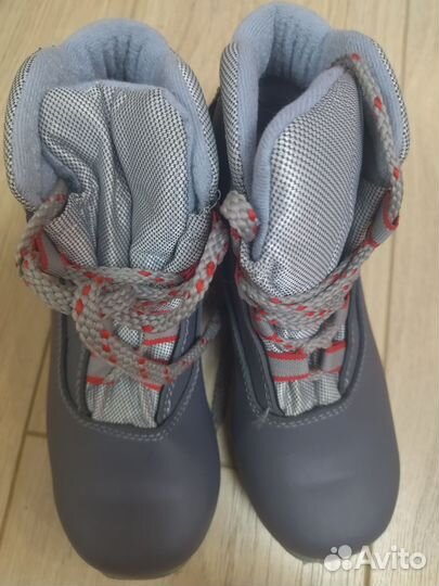 Лыжные детские ботинки 34р и 36р