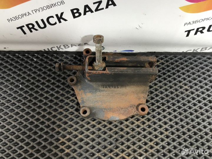 Кронштейн ролика натяжителя Renault Magnum