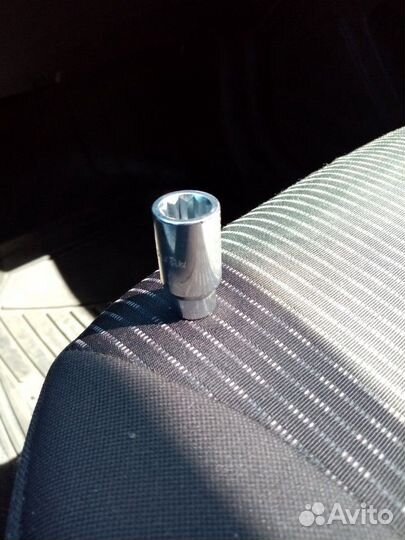 Гайка для диска с узкими колодцами М 12 *1,25