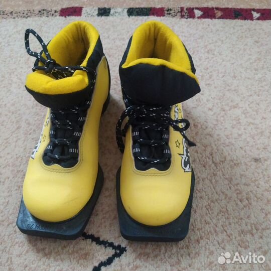 Лыжные ботинки классические