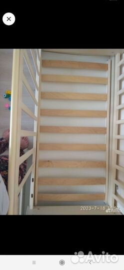 Детская кроватка с маятником и ящиком Фея