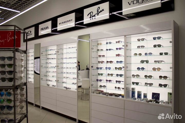 Витрины для салона оптики