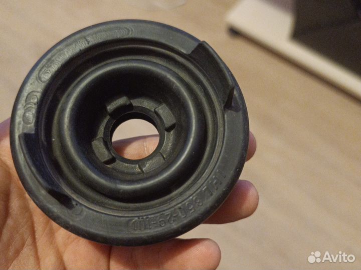 Заглушка фары передней