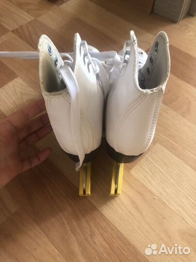 Коньки фигурные детские 30 размер