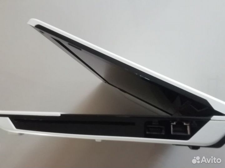 Продам ноутбук неисправный