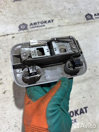 Плафон освещения салона Nissan Primera P11