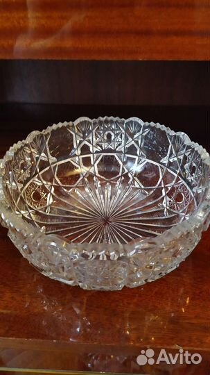 Большие хрустальные вазы