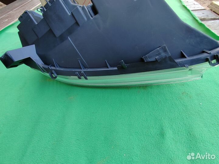 Фара передняя левая toyota corolla 120 хэтчбек