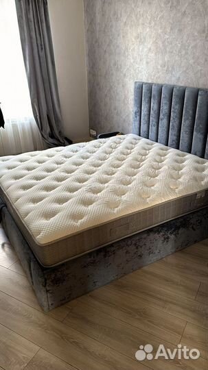 Кровать двуспальная