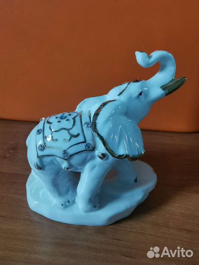 Статуэтка слон фарфор