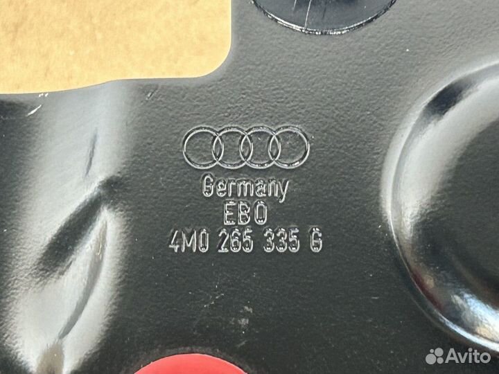 Кронштейн крепления крыла переднего правого Audi Q7 4M рестайлинг